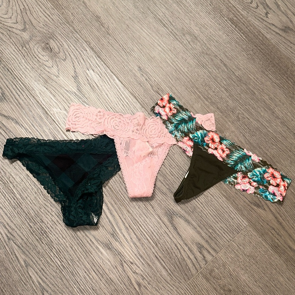 Brand New VS PINK Thongs